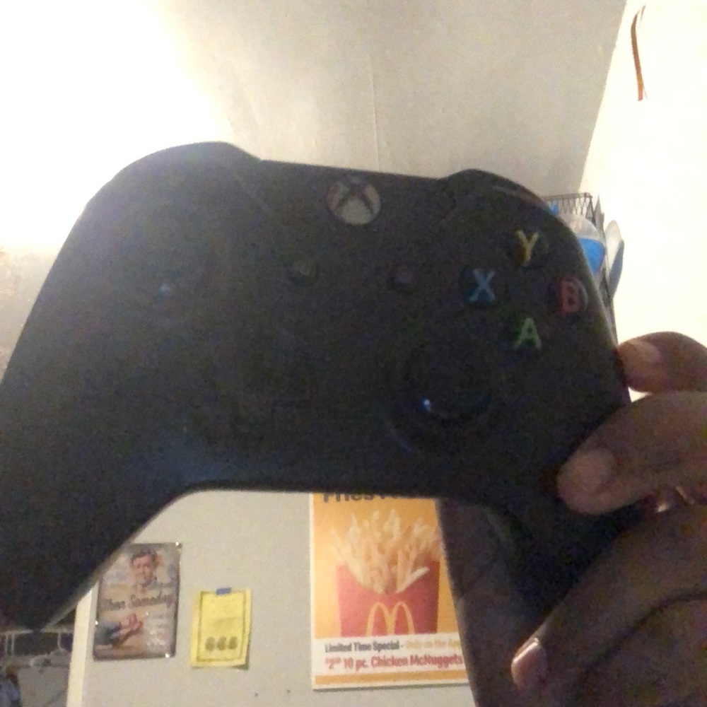 xbox one x with  controller - Picture 4 of 4